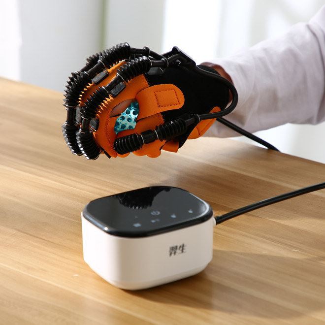 Guanto robotico per la riabilitazione dell'emiplegia per pazienti colpiti da ictus