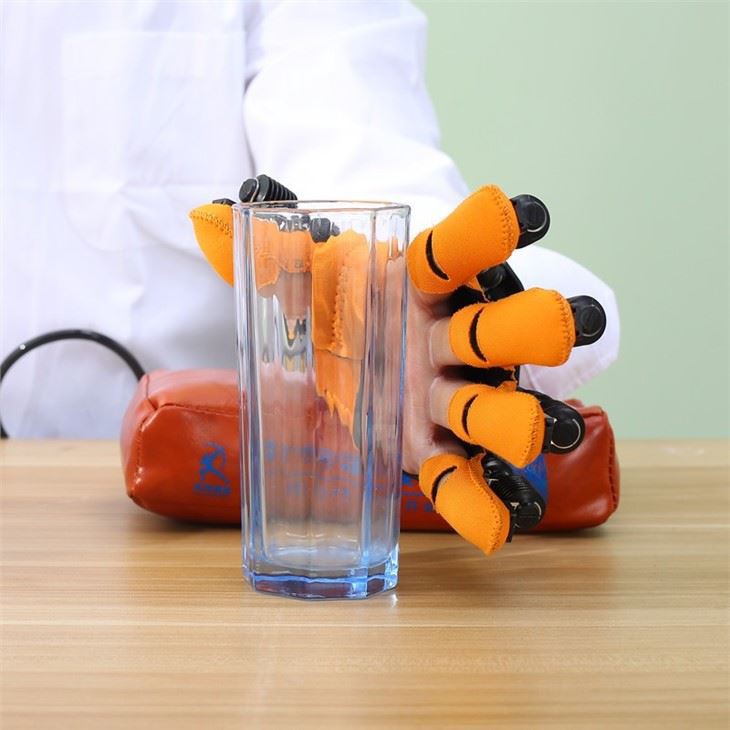 mano recupero fisioterapia equipment