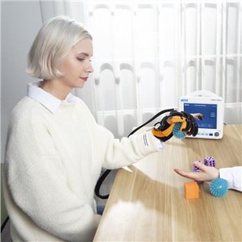 Dispositivo per l'allenamento delle dita del robot per esercizi manuali